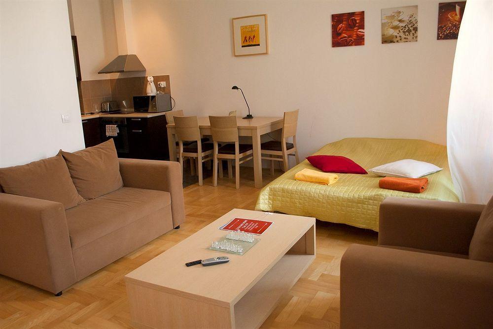 Made Inn Budapest Luaran gambar