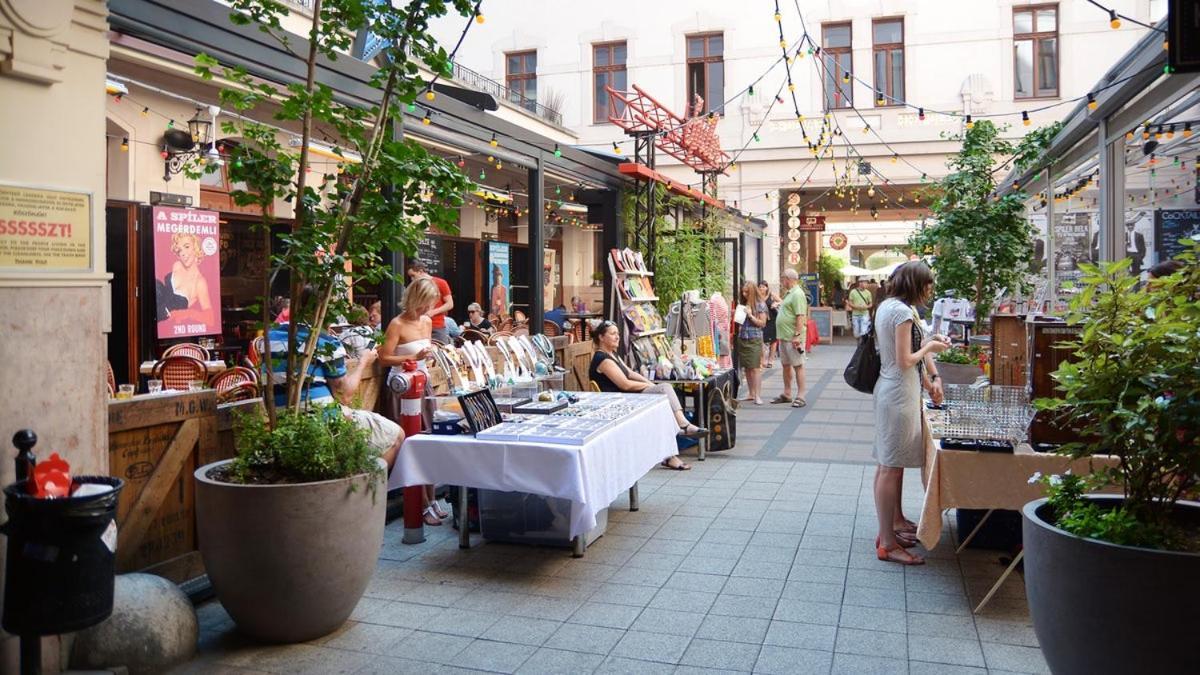 Made Inn Budapest Luaran gambar