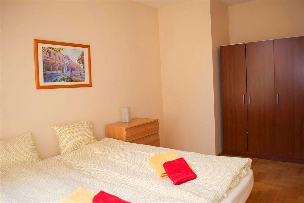 Made Inn Budapest Luaran gambar